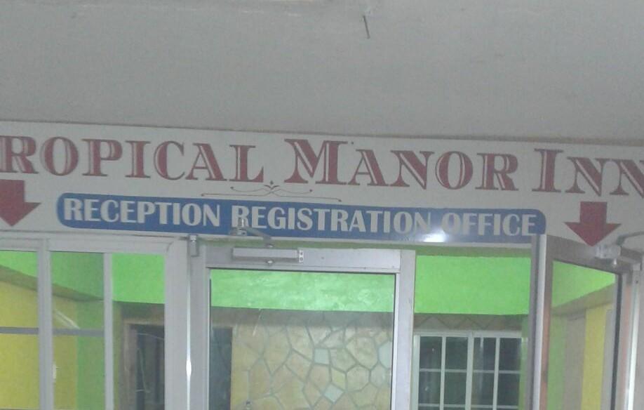 Tropical Manor Inn Half-Way-Tree Kingston Ngoại thất bức ảnh